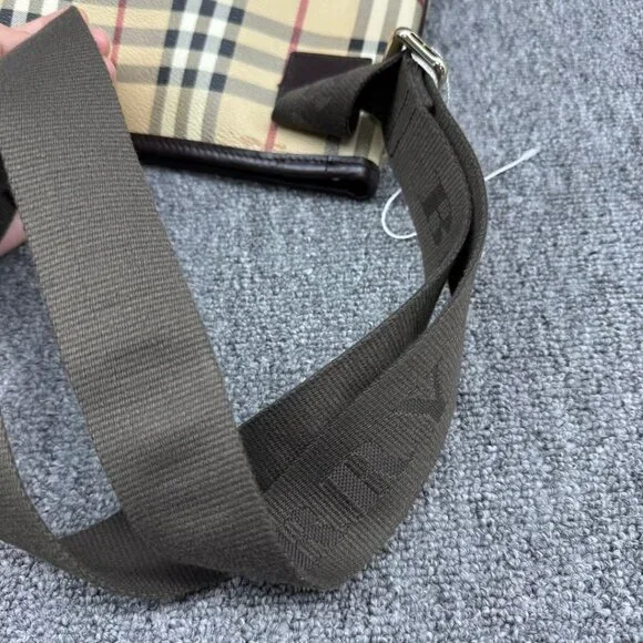 Burberry Leather Shoulder Bag 499-060625